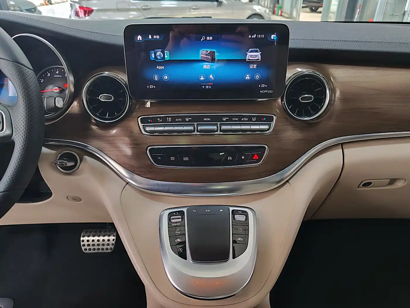 MERCEDES-BENZ V CLASS