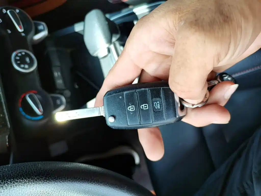 Kia K2 2017 2017 Sedan 1.4L AT GLS
