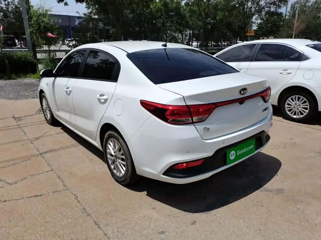 Kia K2 2017 2017 Sedan 1.4L AT GLS