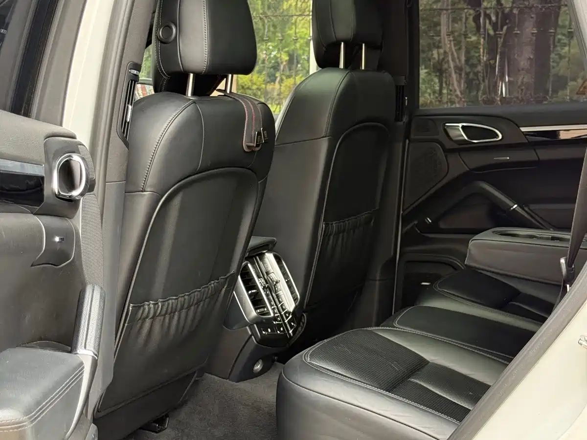 Porsche Cayenne 2014 Cayenne Platinum Edition 3.0T фото 19