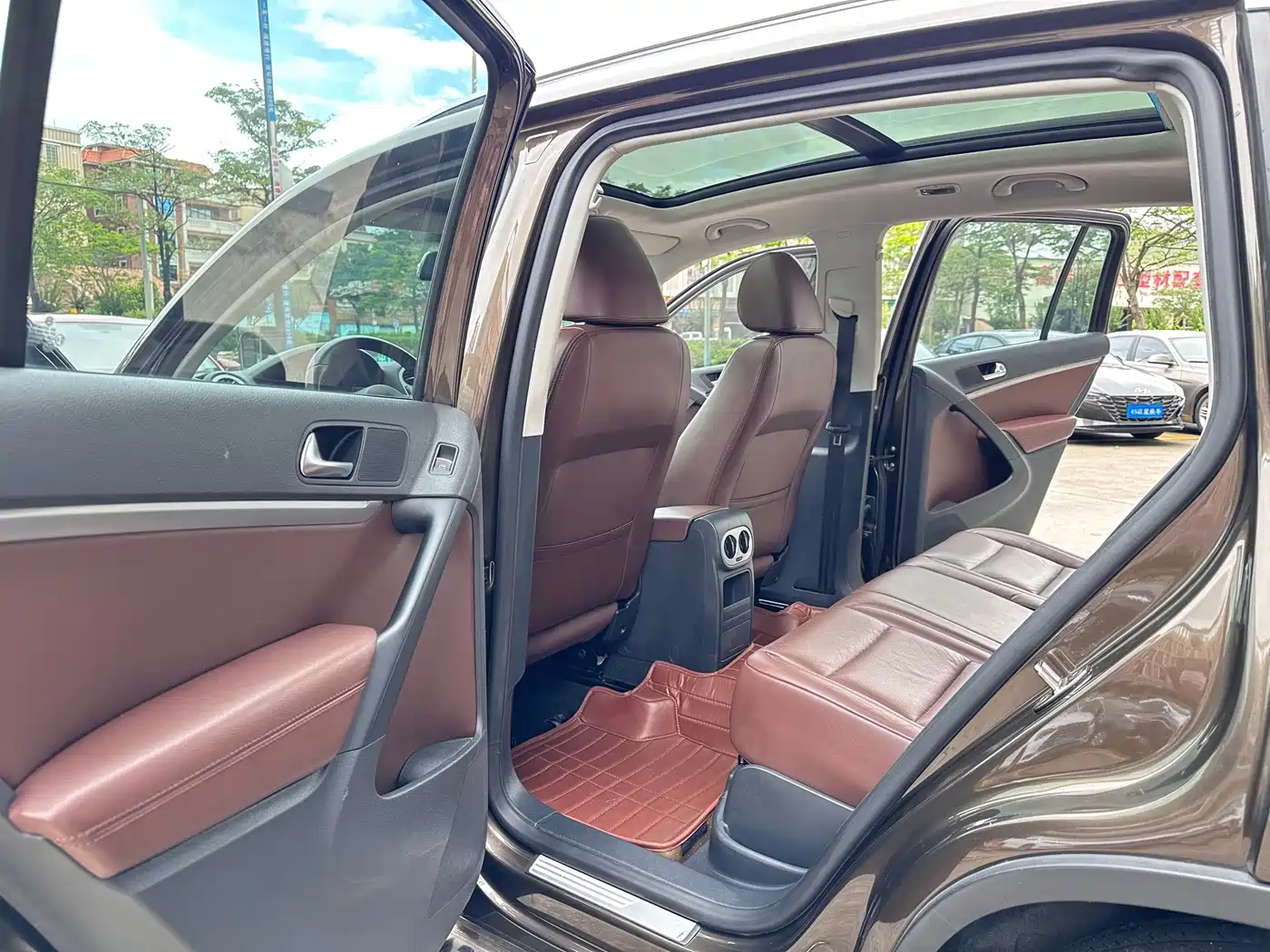 Volkswagen Tiguan 2013 1.8TSI Auto 4WD Luxury фото 10