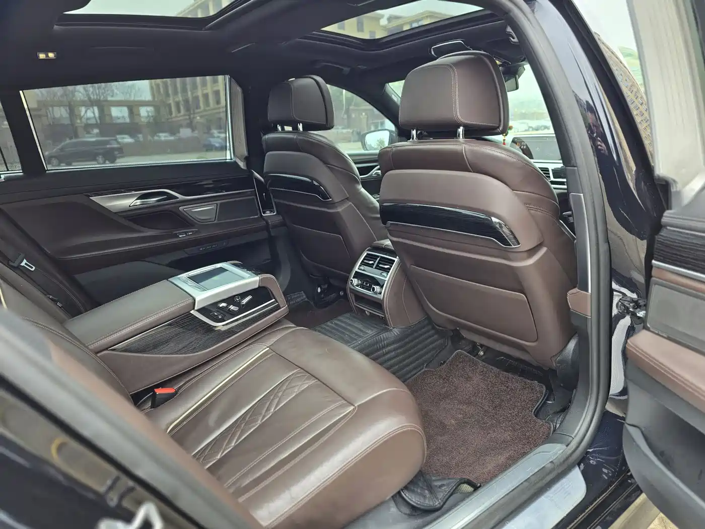 BMW 7 Series 2019 730Li M Sport Package фото 8
