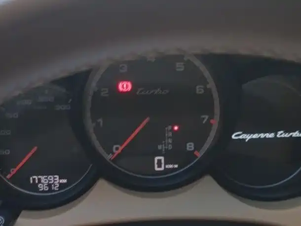 Porsche Cayenne 2015 Cayenne Turbo 4.8T фото 12