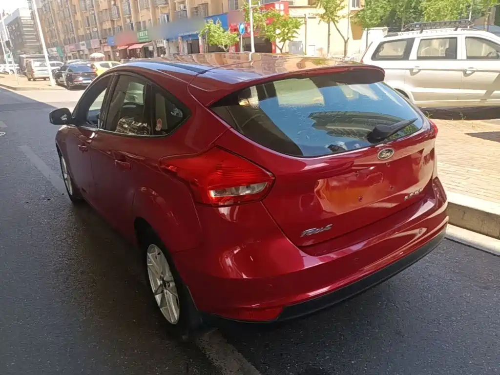 Фото 5 - Ford Focus