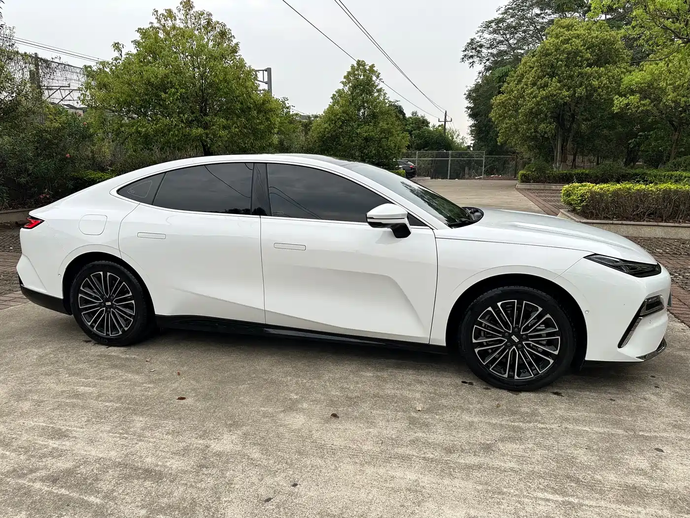 GEELY GALAXY GALAXY SPARKLE 8