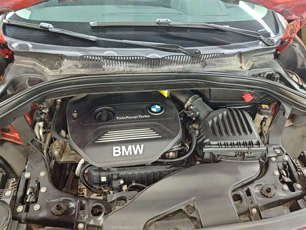 BMW 2 Series Touring 2016 218i Leading фото 20