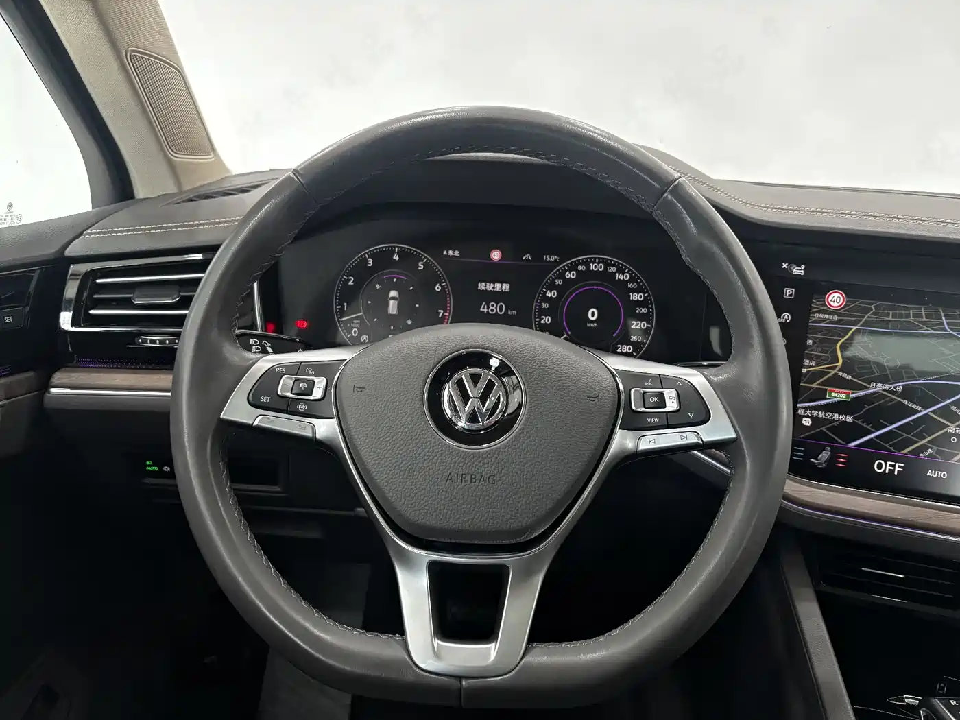 VOLKSWAGEN TOUAREG