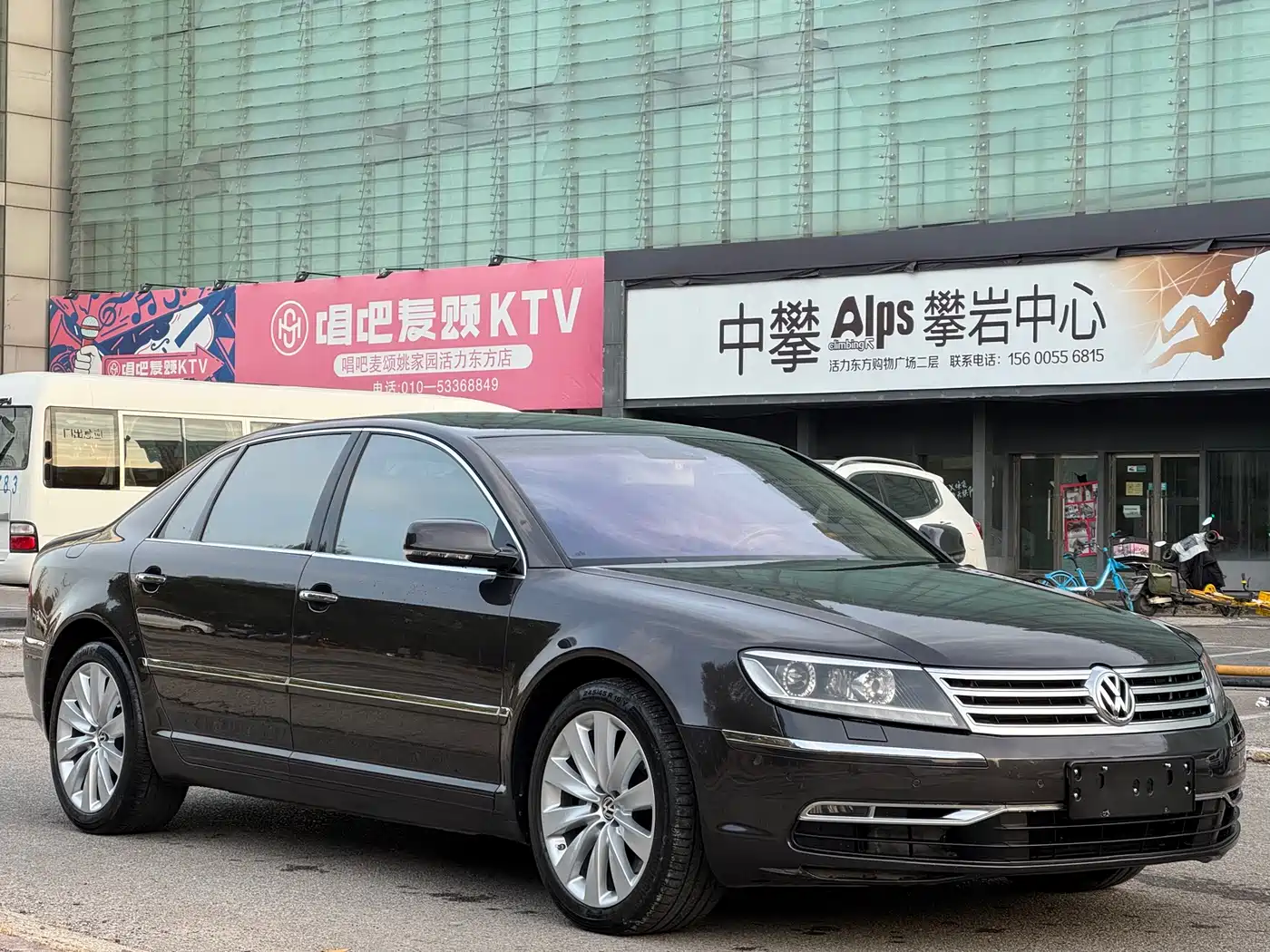 Volkswagen Phaeton 2013 4.2L Poltrona Frau Edition фото 3
