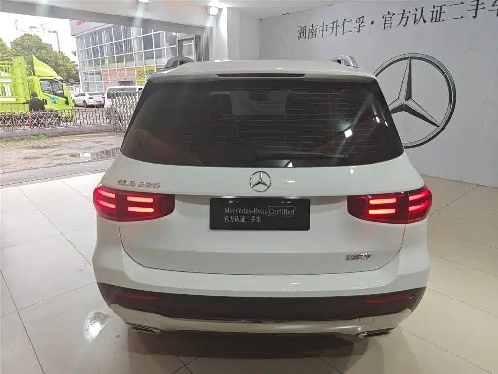 MERCEDES-BENZ GLB