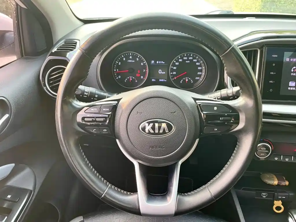 Photo 3 - Kia KX1