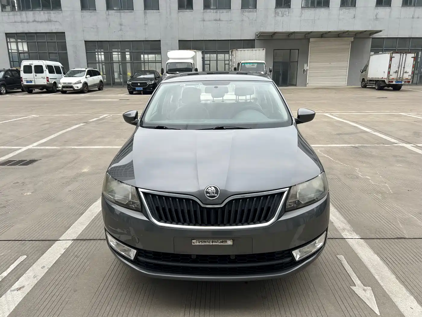 Škoda Rapid 2013 1.6L Manual Smart Selection фото 4