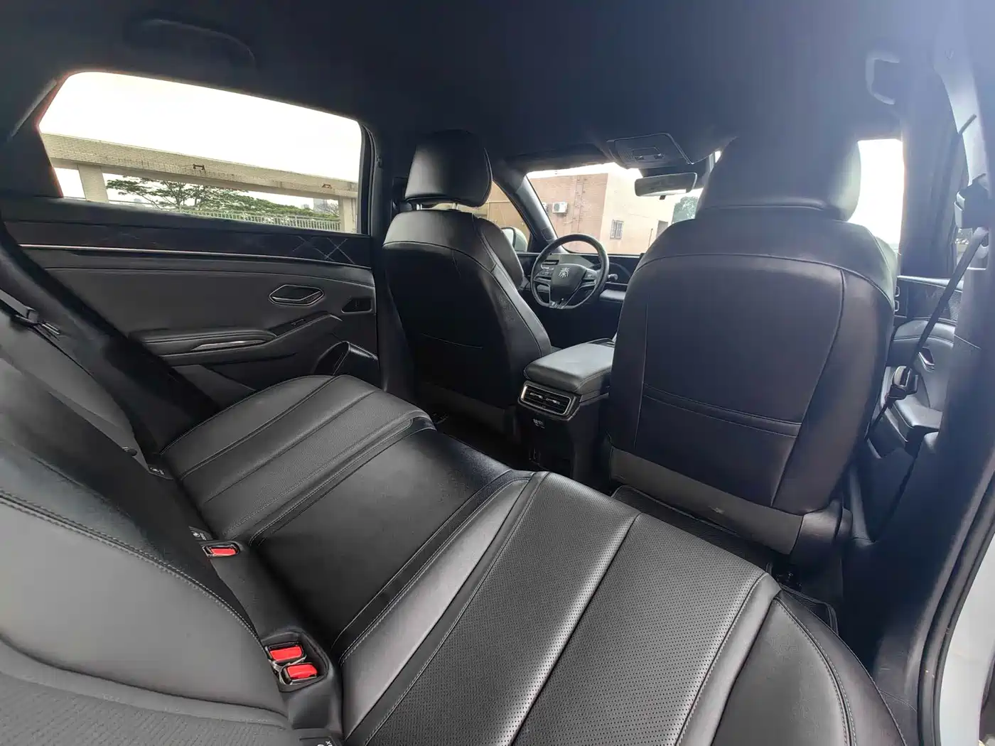 BYD Qin L 2024 DM-i 80KM Leading Edition фото 15