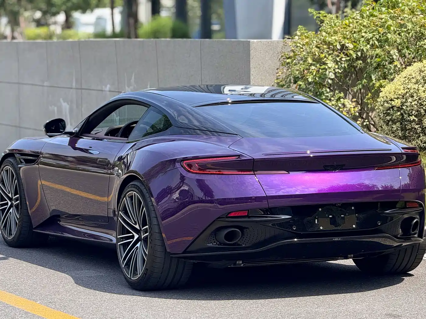 Aston Martin DB12 2024 2023 4.0T V8 Coupe