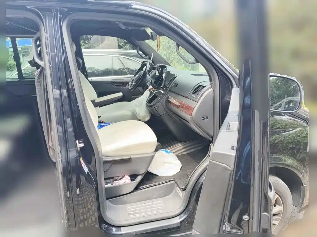 Volkswagen Multivan 2014 2012 2.0TSI 2WD Luxury Edition
