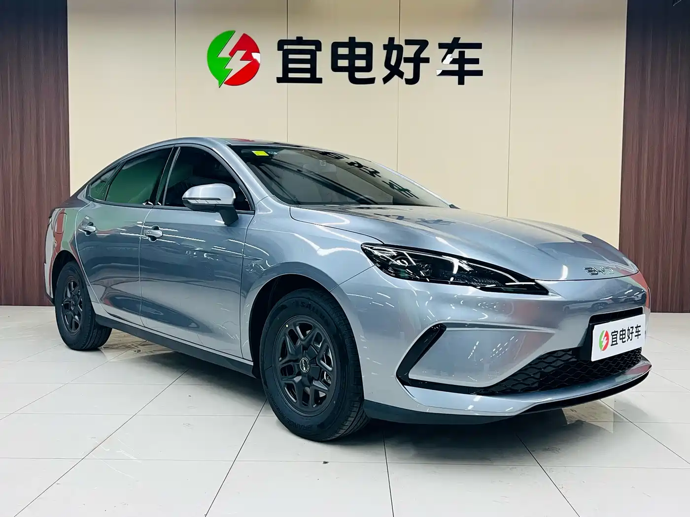 BYD Hai Bao 05 DM-i 2025 DM-i Smart Drive Edition 55KM Luxury фото 3