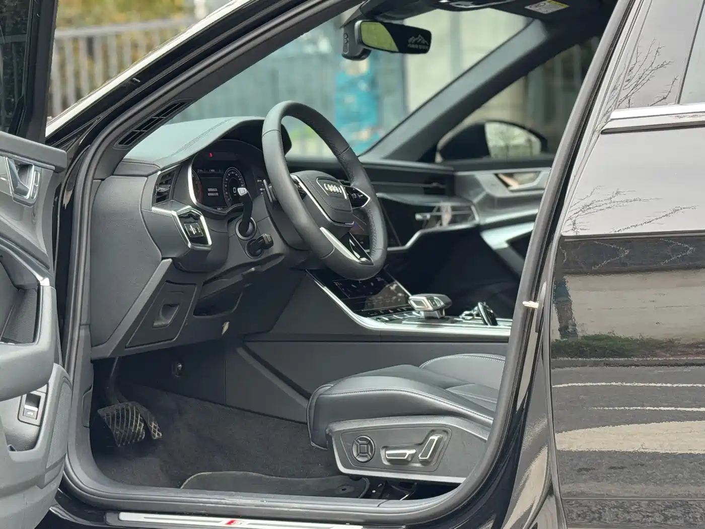 Audi A6L 2025 Model Year Facelift 40 TFSI Luxury Sport фото 8