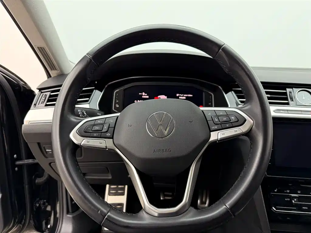 VOLKSWAGEN MAGOTAN GTE PLUG IN HYBRID