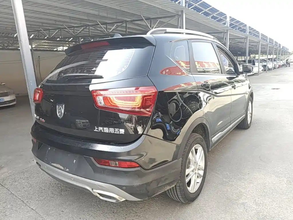 Baojun 560 2017 2017 1.5T Manual Comfort 7-seater