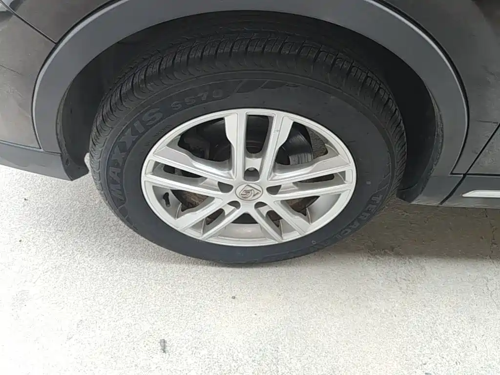 Фото 23 - Baojun 560