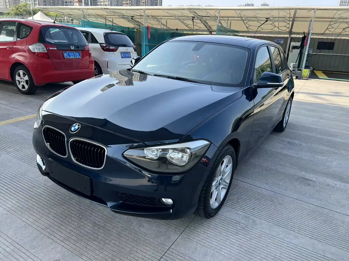 Photo 1 - BMW 1 Series (Import)