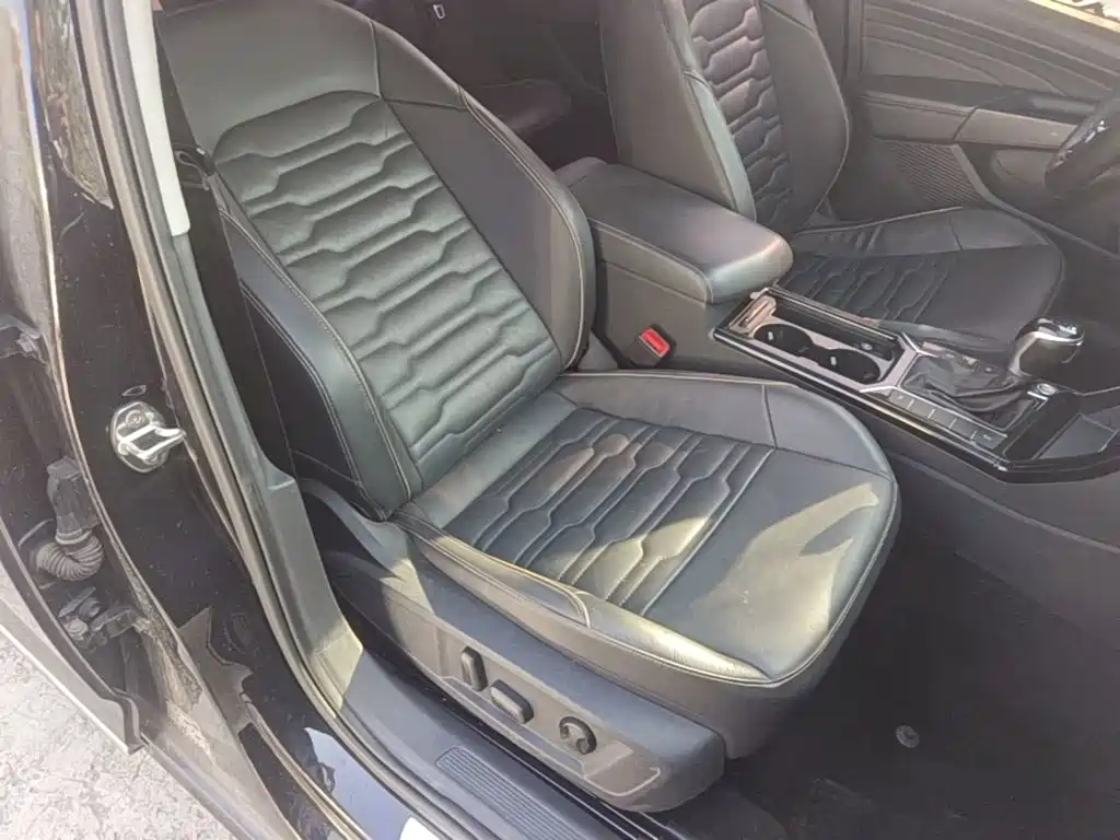 Photo 25 - Volkswagen Passat