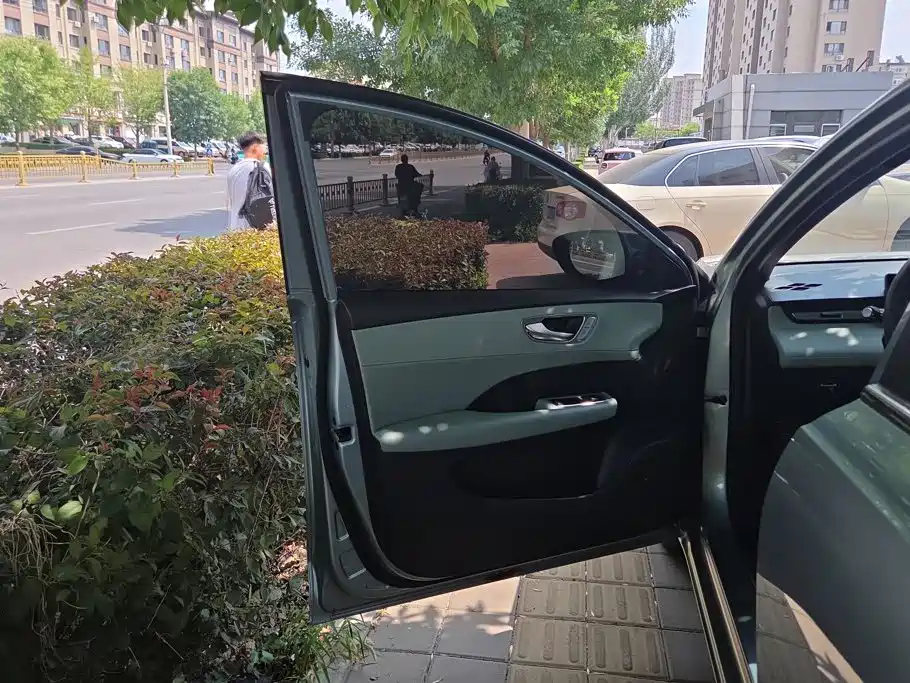 Roewe D6 2025 2025 520km Smart Edition