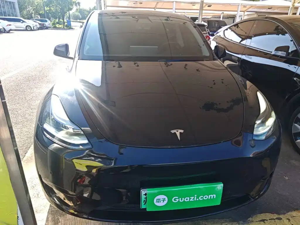 Photo 4 - Tesla Model Y