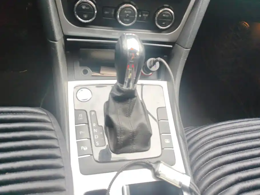 Photo 16 - Volkswagen Passat