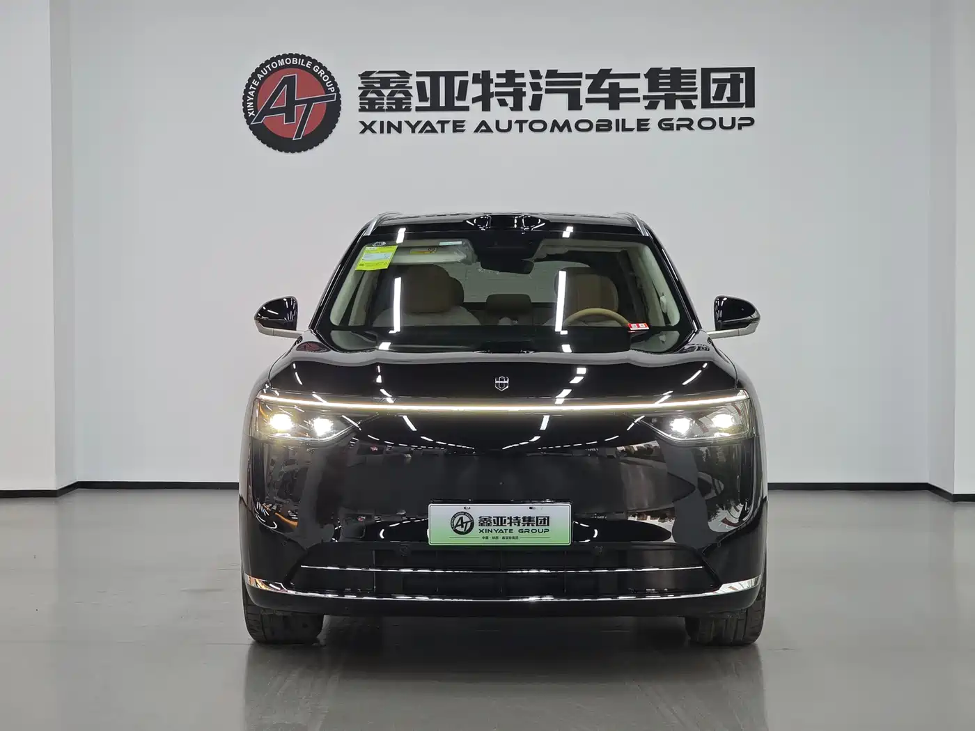 AITO Wenjie AITO M8 2025 Extended Range Max 37kWh 5-Seater фото 2