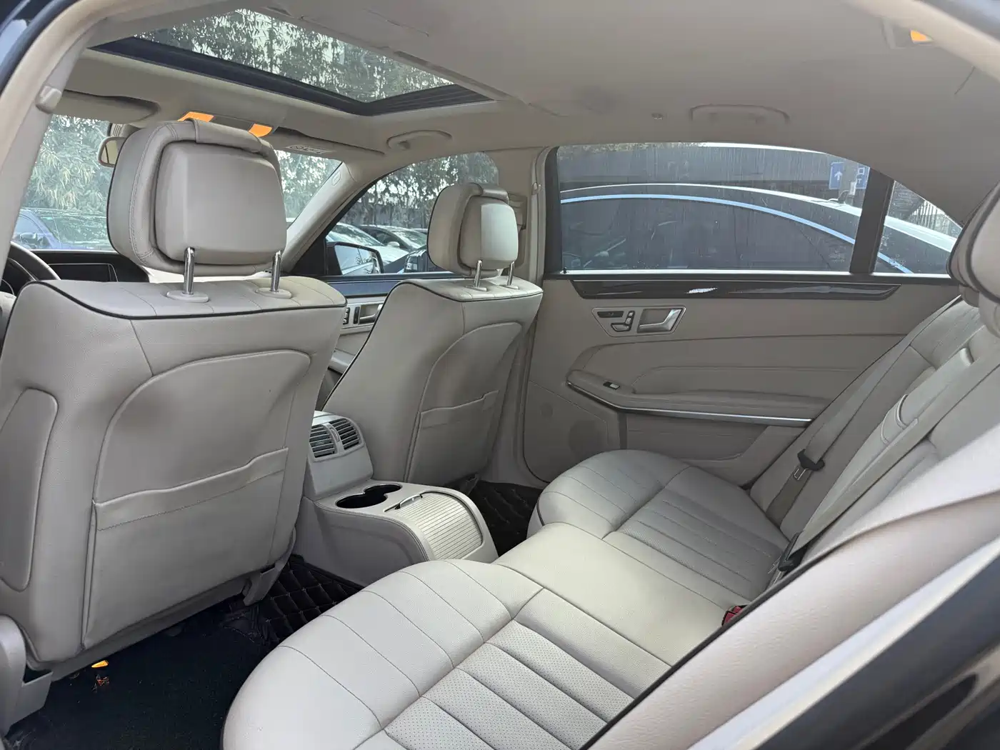 Mercedes-Benz E-Class 2015 Facelift E 200 L фото 8