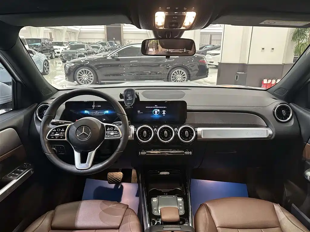 MERCEDES-BENZ GLB