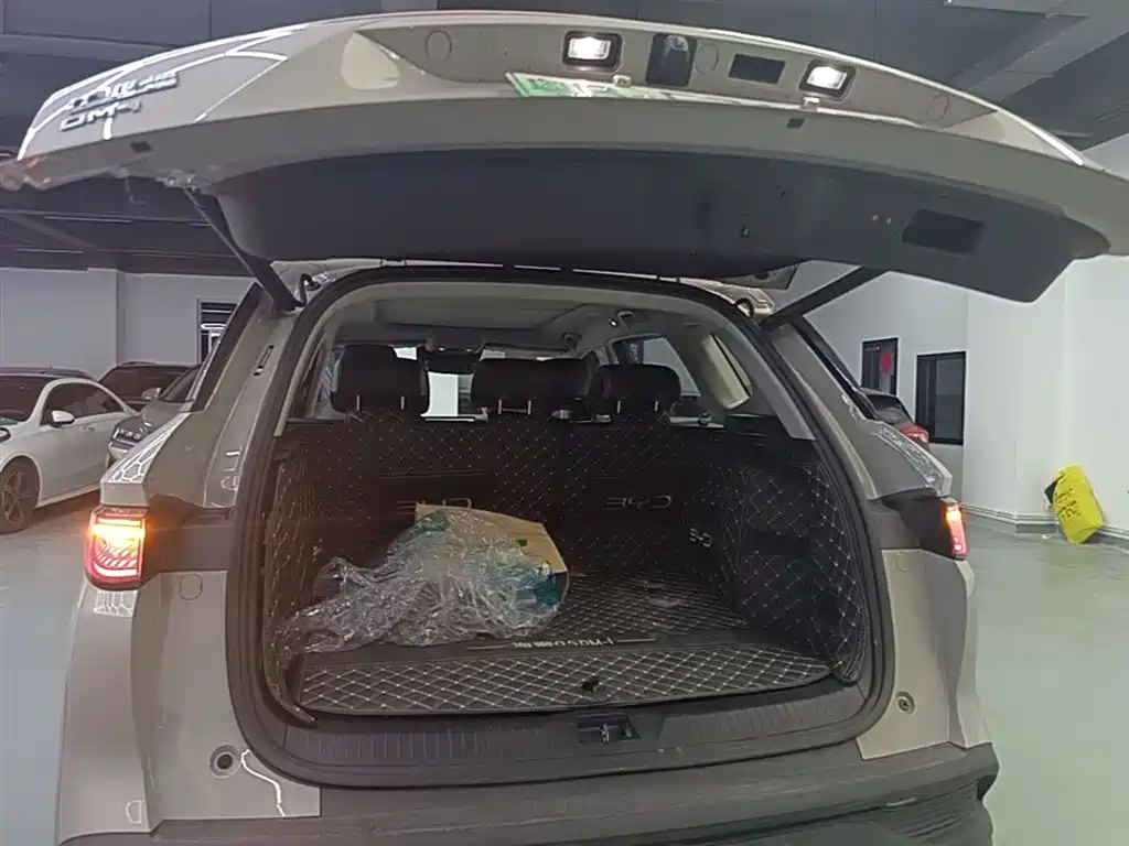 BYD Seal 05 DM-i 2025 DM-i Smart Drive Edition 115KM Honor фото 15