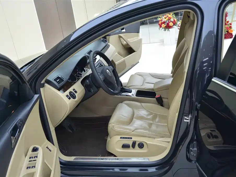 Volkswagen Magotan 2007 Model 1.8TSI Automatic Luxury Type фото 4