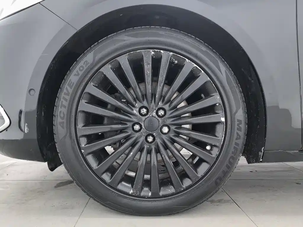 Photo 17 - Ford Taurus