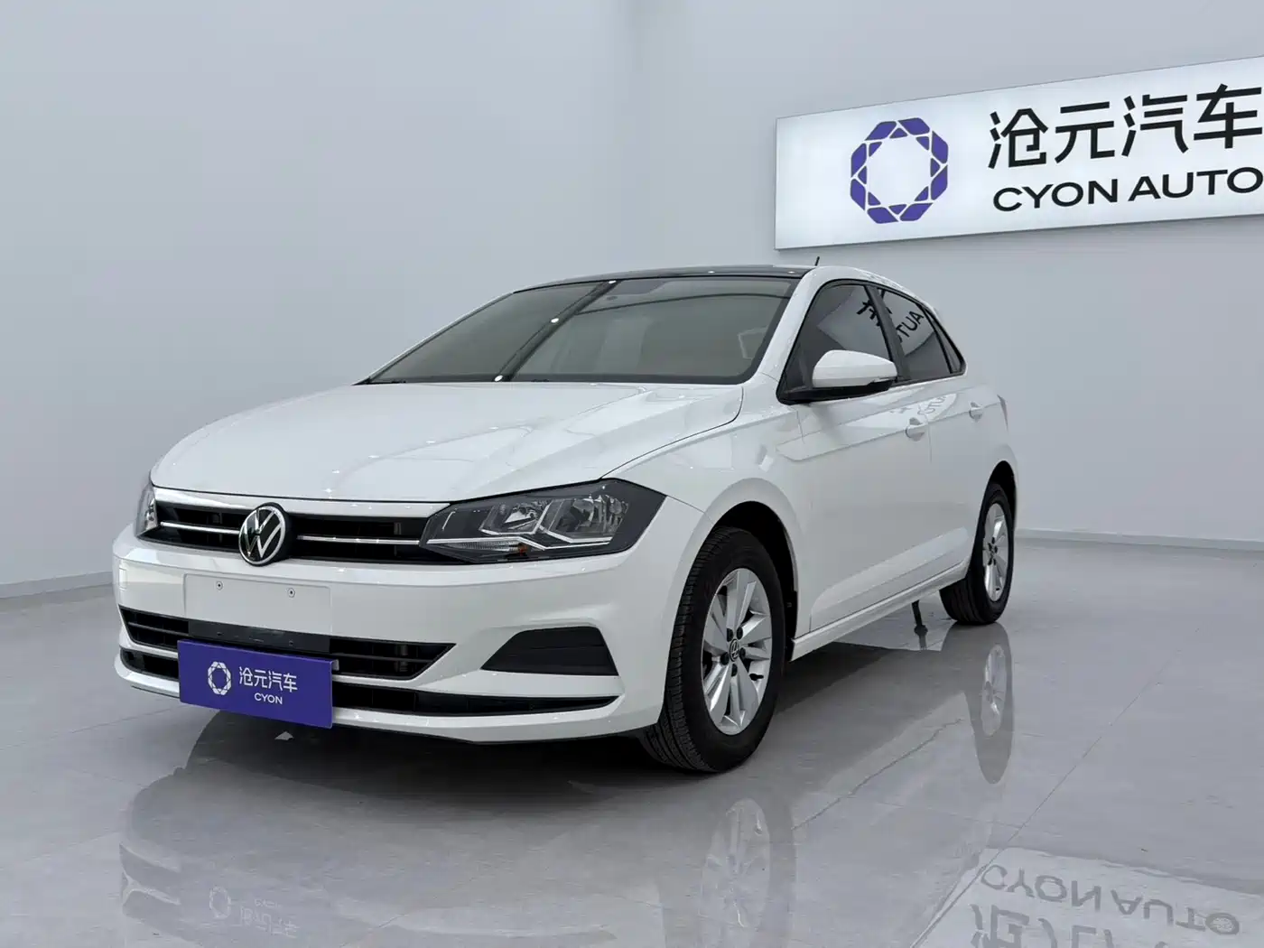 VOLKSWAGEN POLO