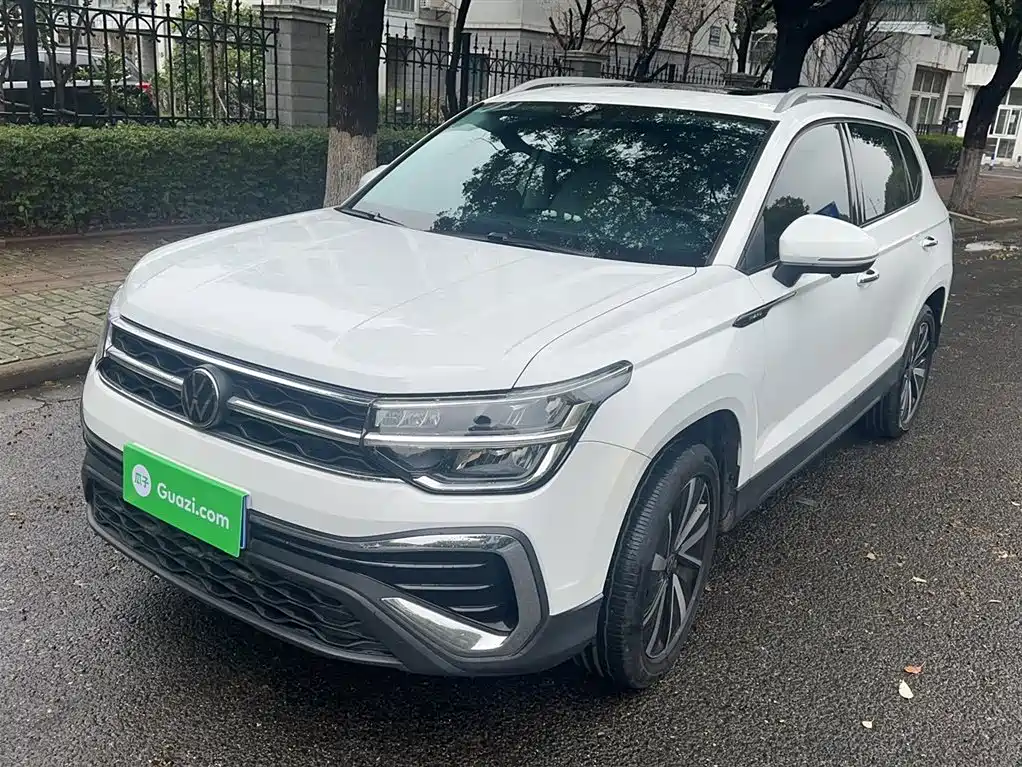Volkswagen Tharu 2023 300TSI 2WD Bright Moon Edition