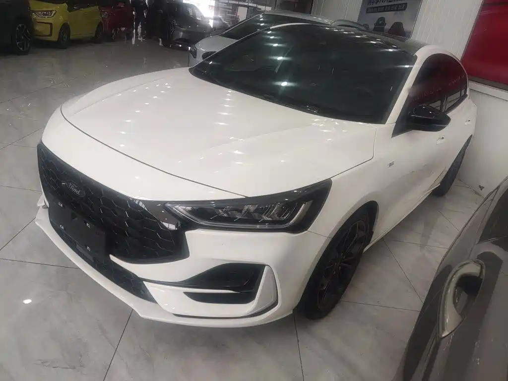 Ford Focus 2023 2022 Hatchback EcoBoost 180 Automatic ST Line