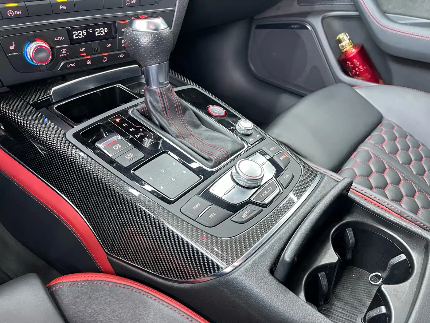 Audi RS 6 2016 RS 6 4.0T Avant фото 14