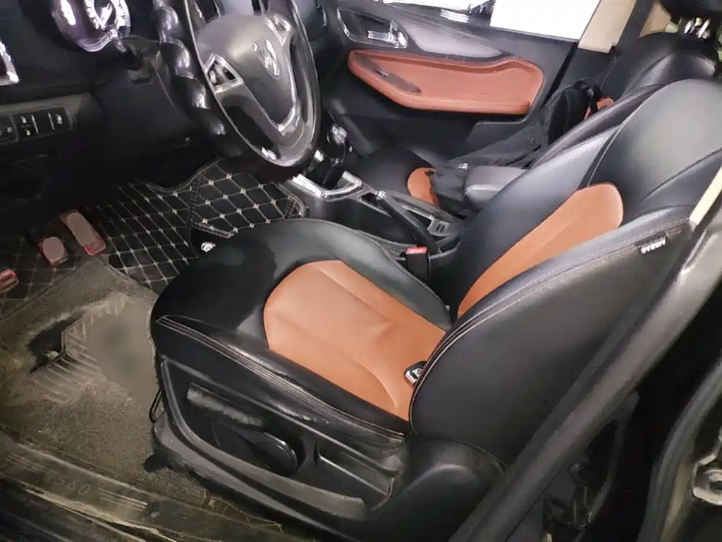 Baojun 560 2015 2015 1.8L Manual Elite