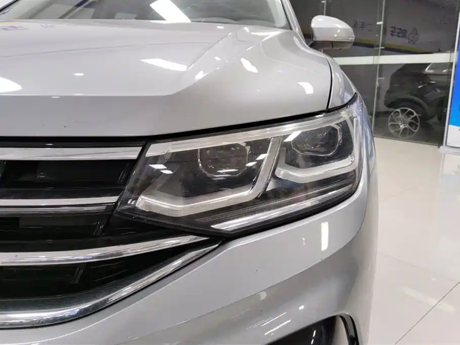 Volkswagen Tiguan L 2023 380TSI 4WD R-Line Flagship 7-seater фото 5