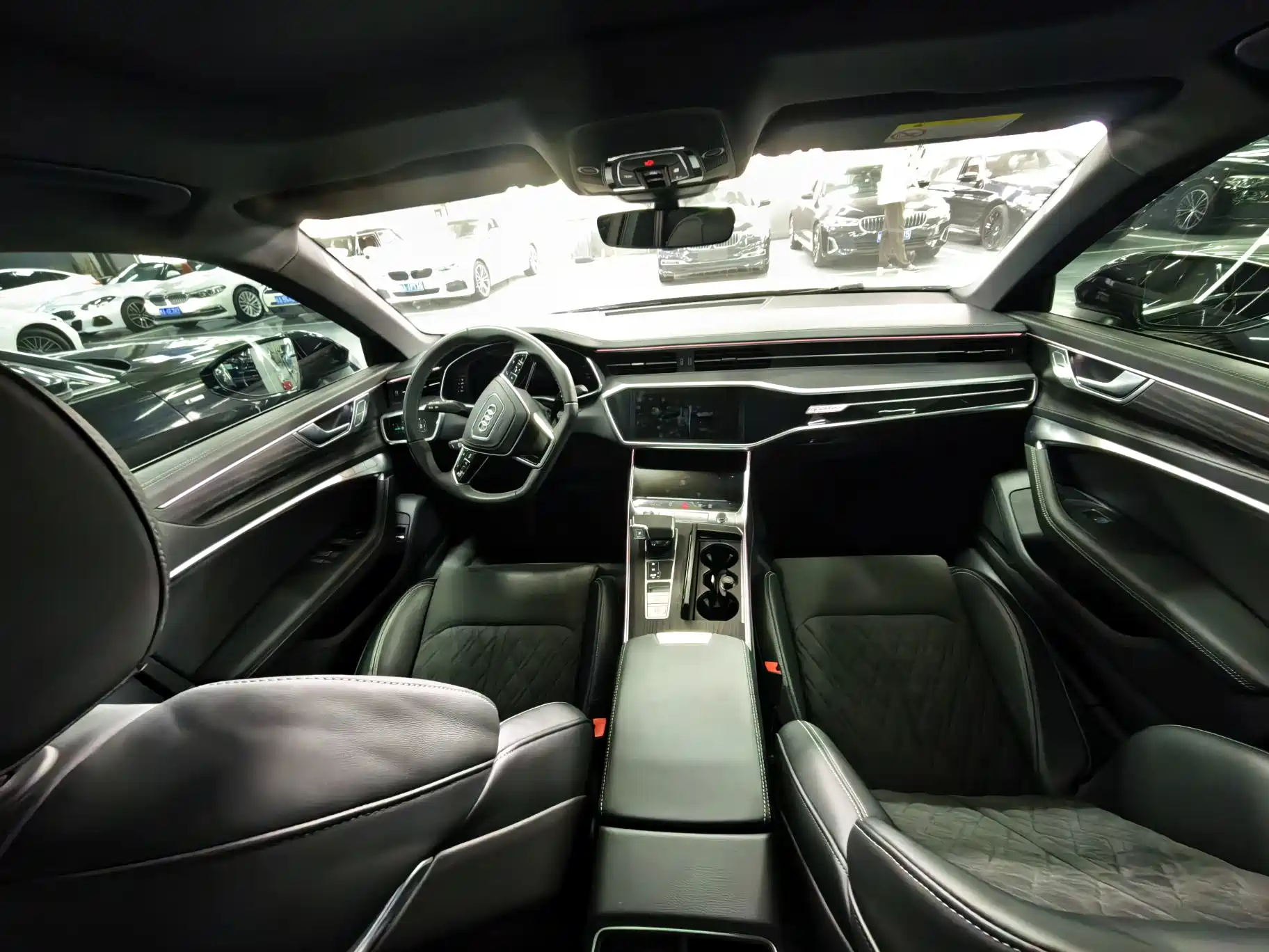 Фото 8 - Audi A6L