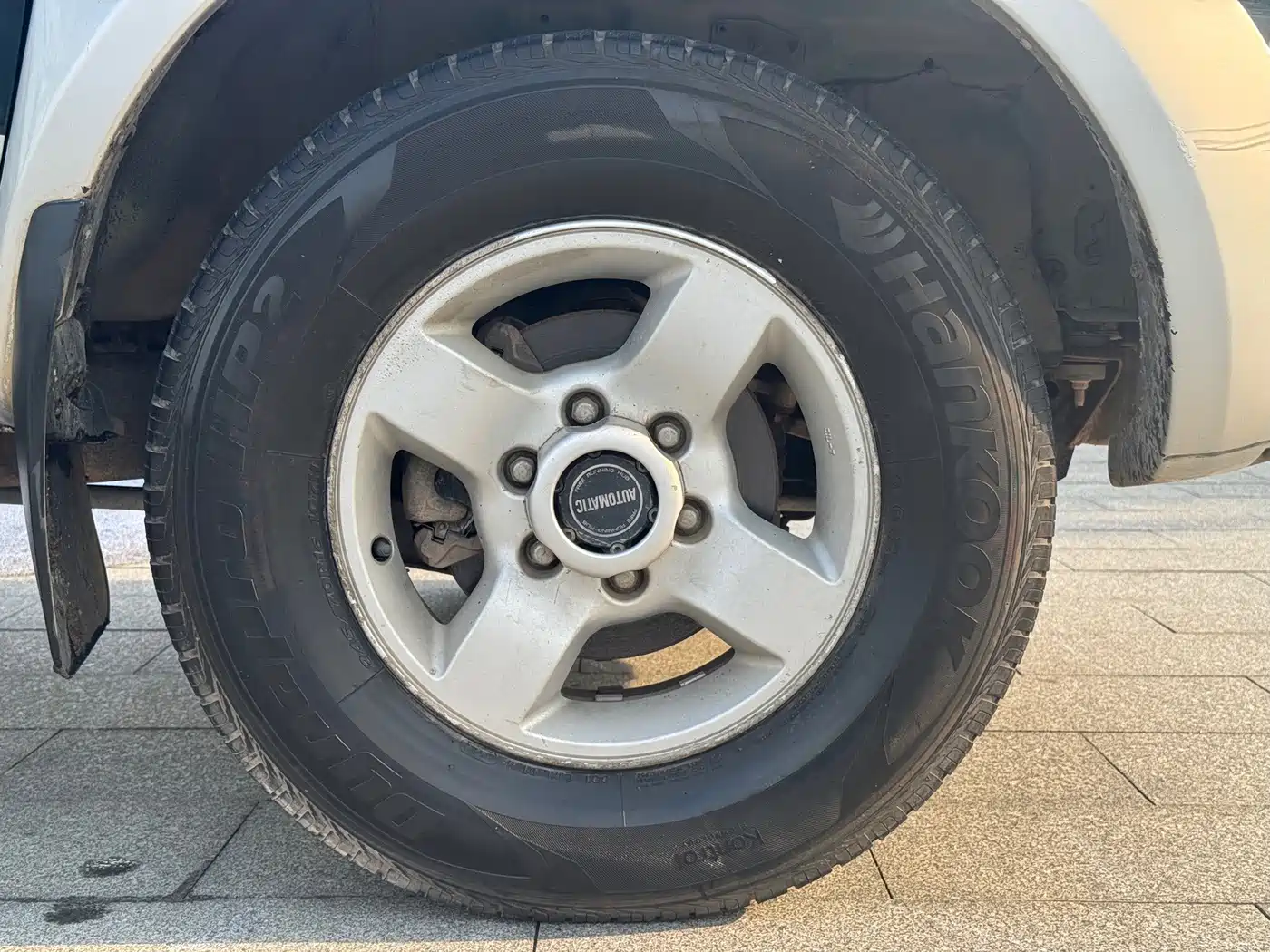 Nissan D22 2013 2013 2.4L Gasoline 4WD Standard