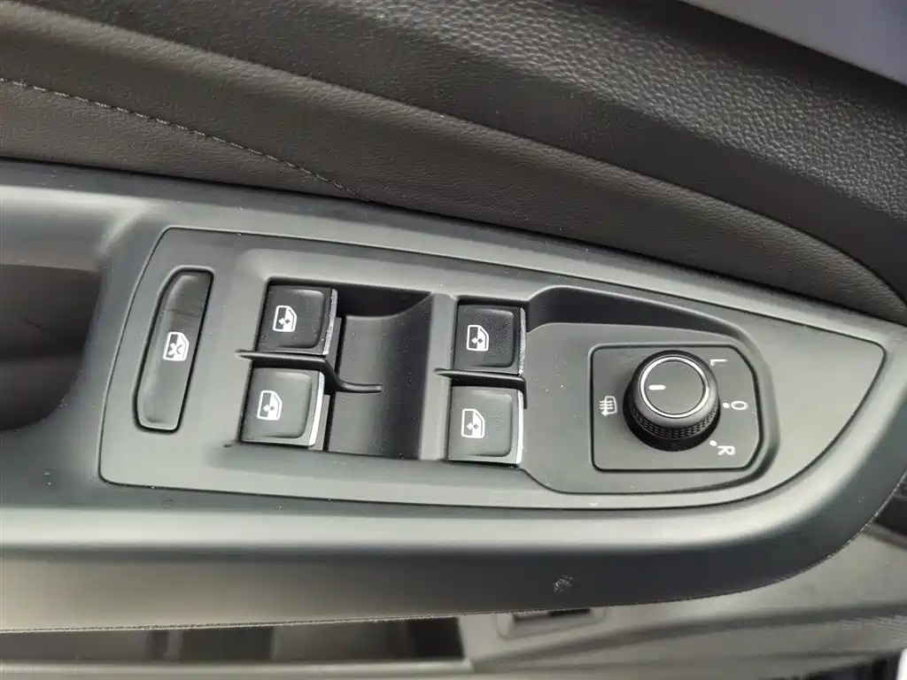 VOLKSWAGEN PASSAT NEW ENERGY