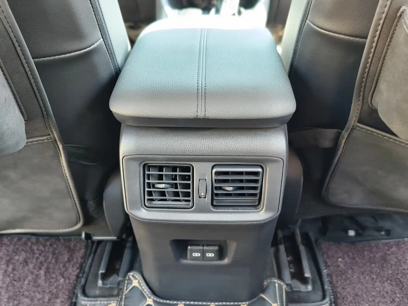 Toyota Wildlander 2024 2.0L CVT 2WD Urban Edition фото 21