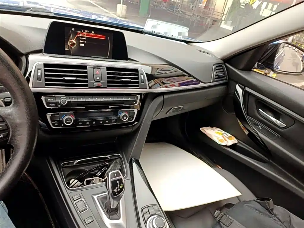 BMW 3 Series 2017 320Li M Sport фото 13