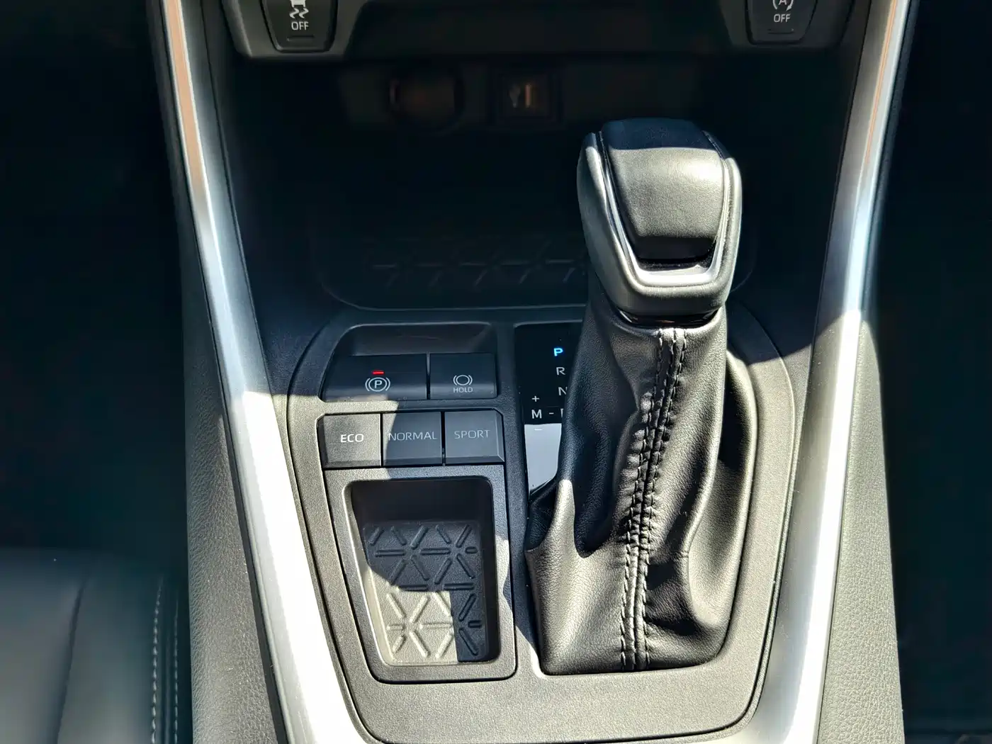 Toyota Wildlander 2024 2.0L CVT 2WD Urban Edition фото 27