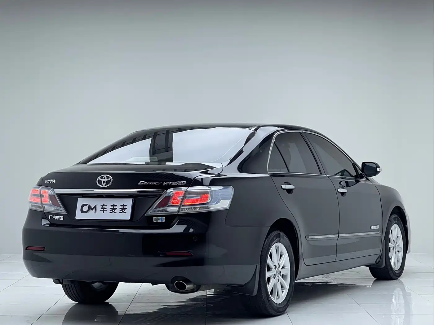 Фото 3 - Toyota Camry