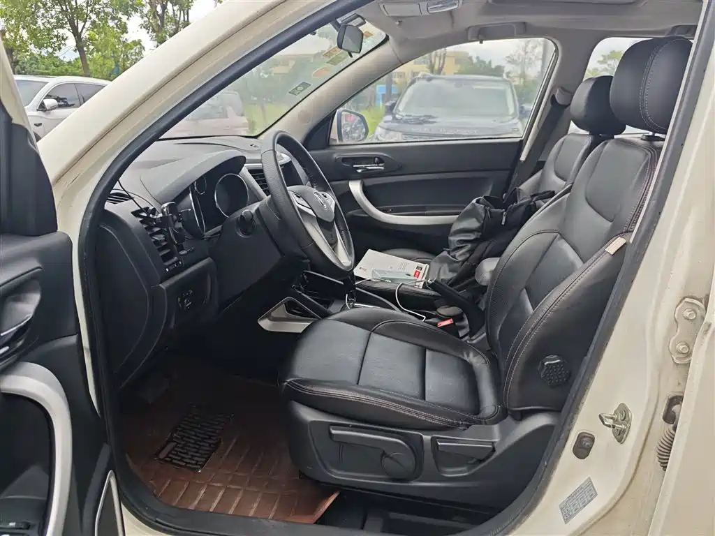 Changan CS35 2015 2015 1.6L Automatic Luxury (China V)