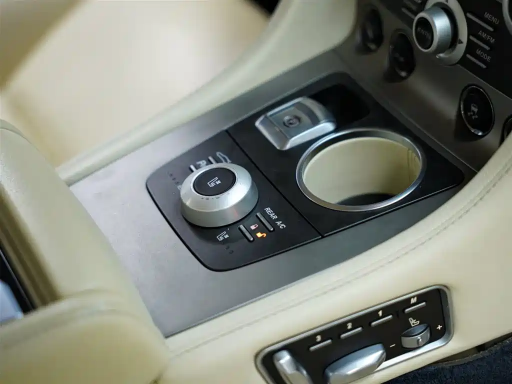 Aston Martin Rapide 2011 2010 6.0L