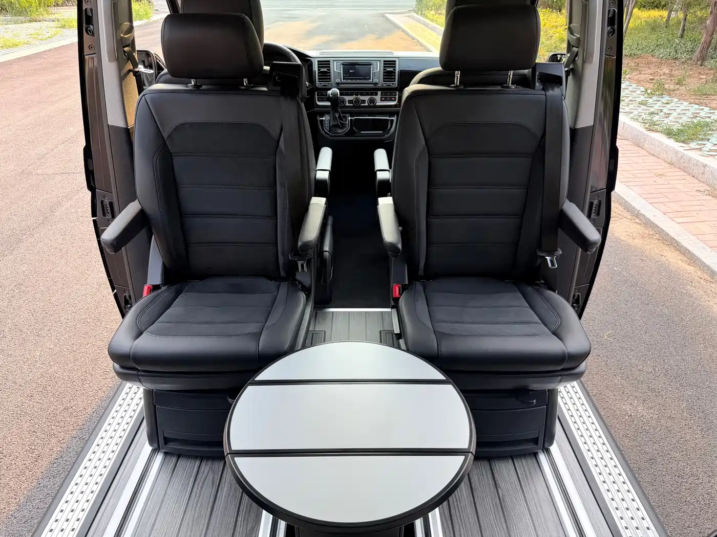 Volkswagen Multivan 2019 2018 2.0TSI 4WD Explorer Edition 7-Seater